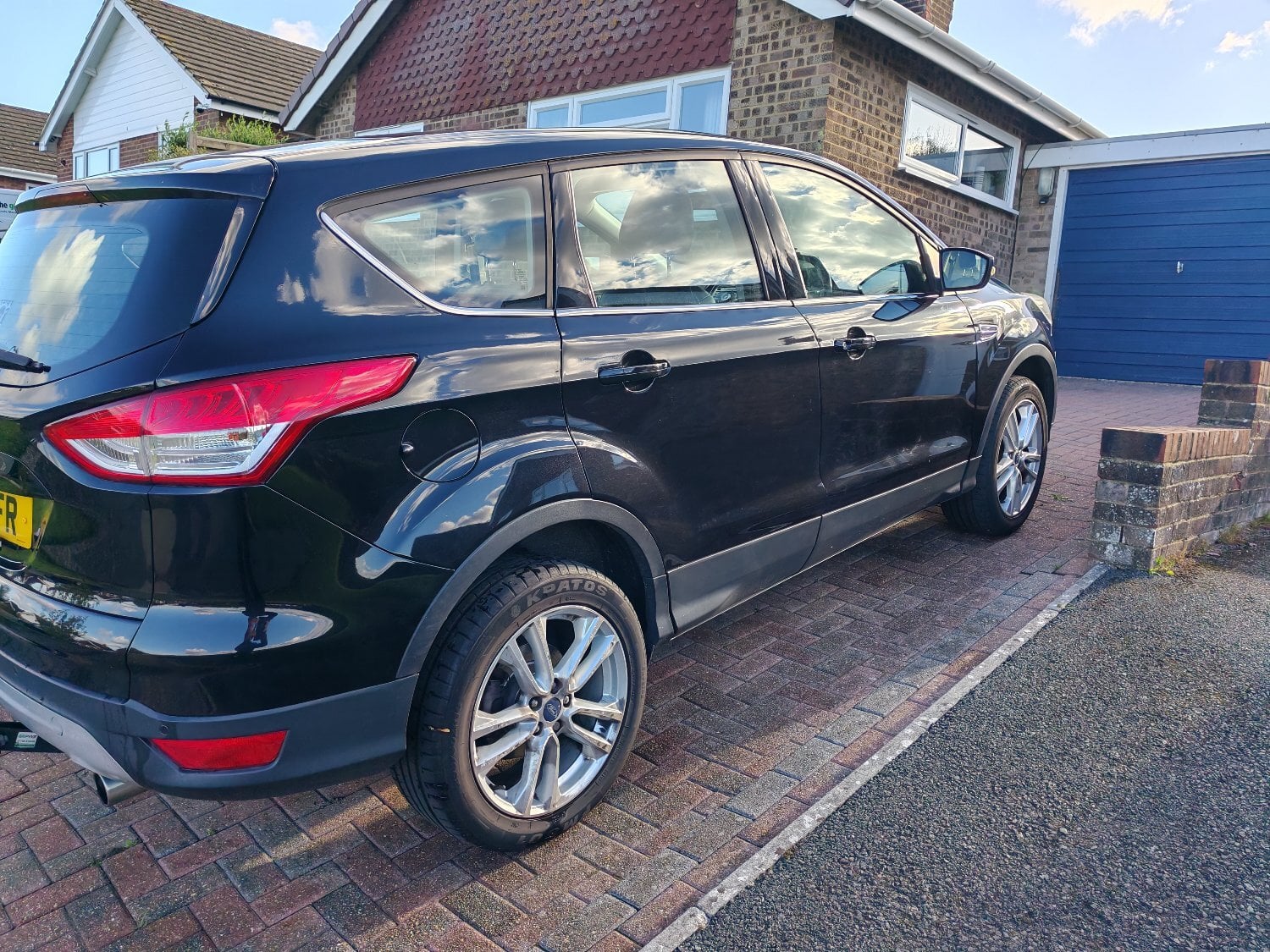 [ berth ]Ford Kuga