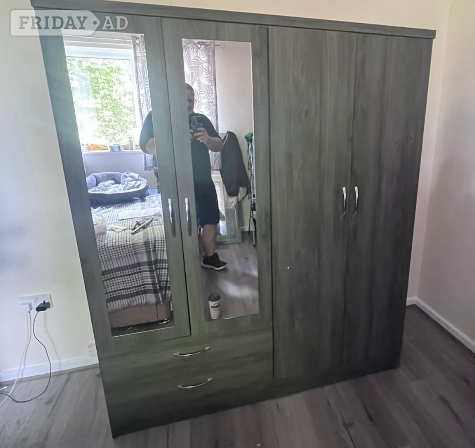 NEVADA 4 DOOR 2 DRAWER MIRRORED WARDROBE BEDROOM SET IN 3D EFFECT