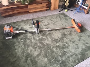 Petrol strimmer like new hardly used
