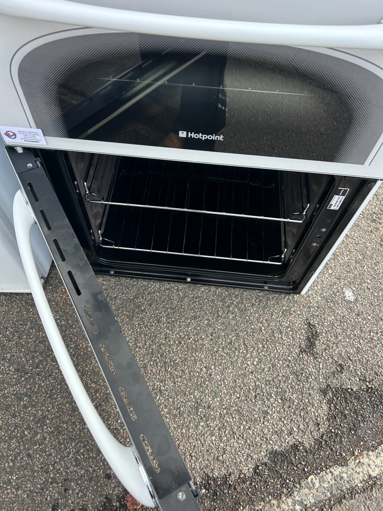 St. Leonards-On-Sea HOTPOINT 60CM ELECTRIC COOKER