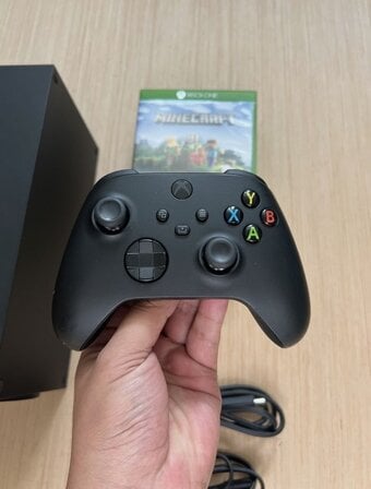 Used Series X Xbox 1TB With Minecraft (1year memory of Alfred)