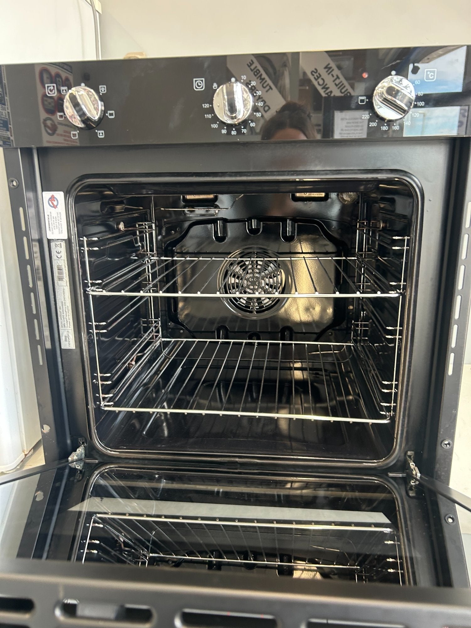 NEWWORLD BUILT IN SINGLE OVEN