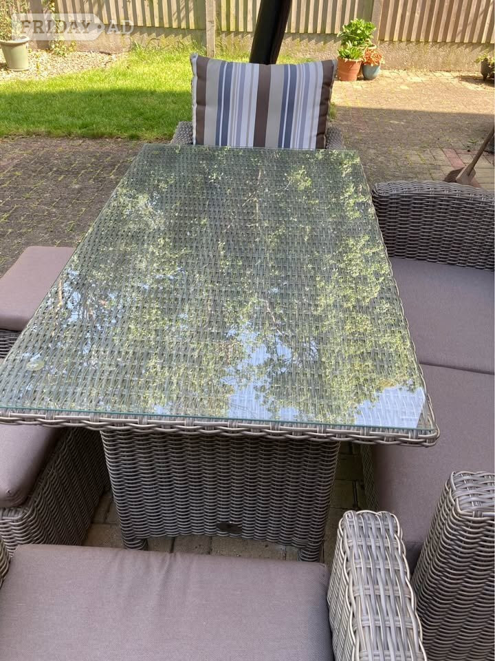 6 seater rattan garden furniture set.  - Garden