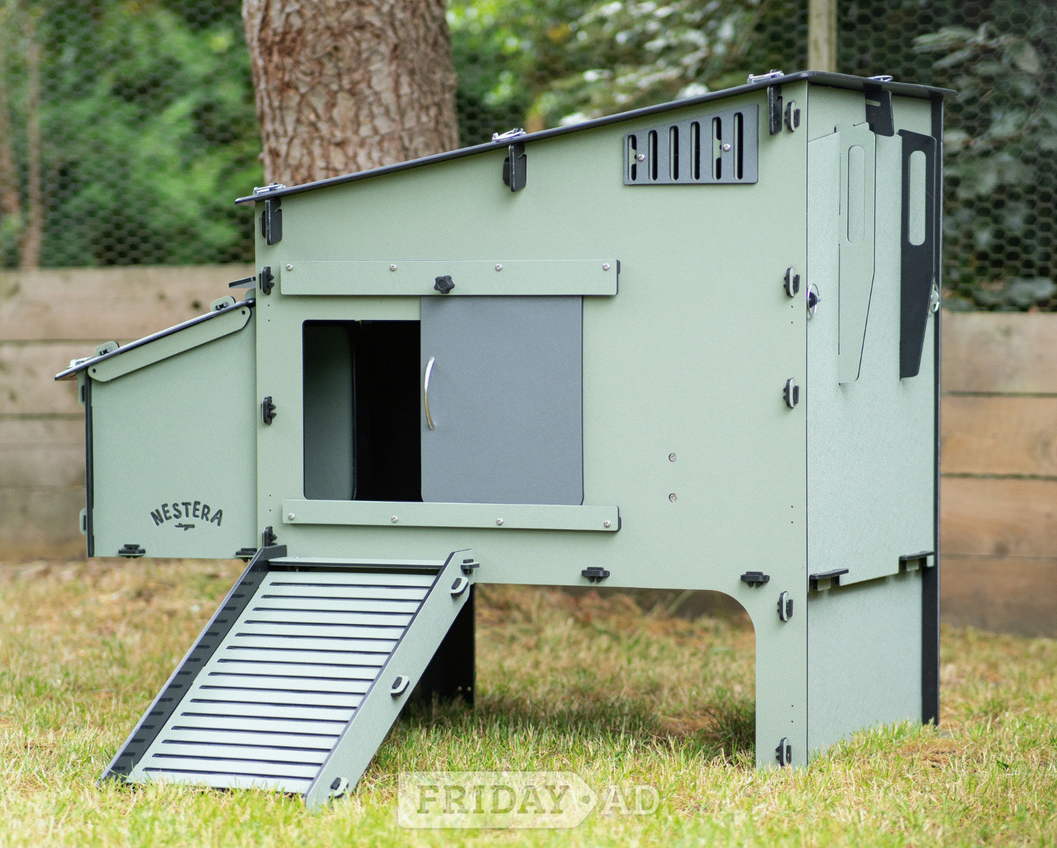 Green Frog/Nestera 100% recycled plastic chicken coops - Livestock in Leatherhead