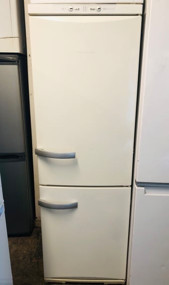 Miele Frost free fridge freezer inGood condition 