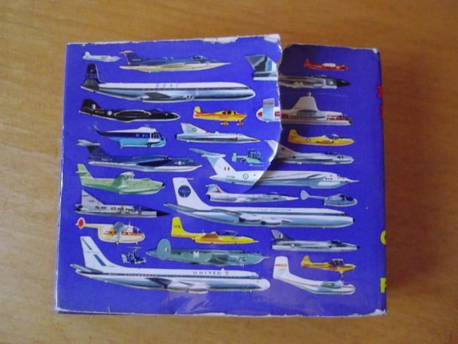 The DUMPY Pocket Book of AIRCRAFT and FLIGHT - Antiques & Collectables in Crawley