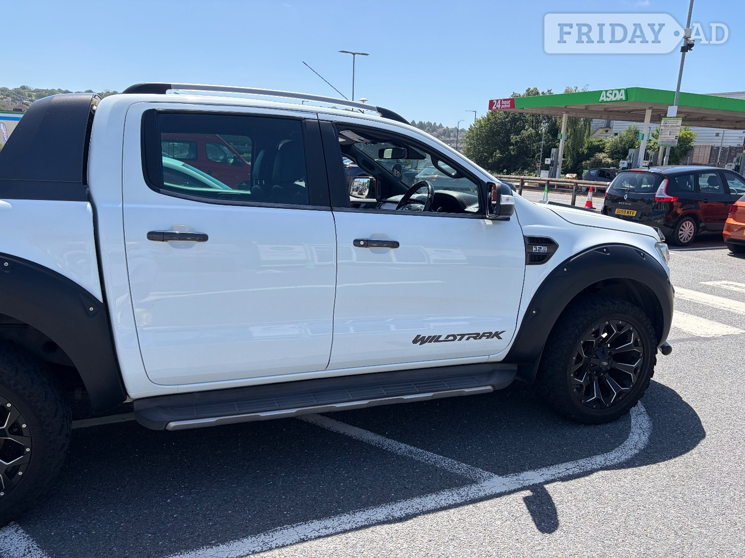 Ford ranger wildtrack selling my lovely truck  - Vans & Commercial Vehicles in Brighton