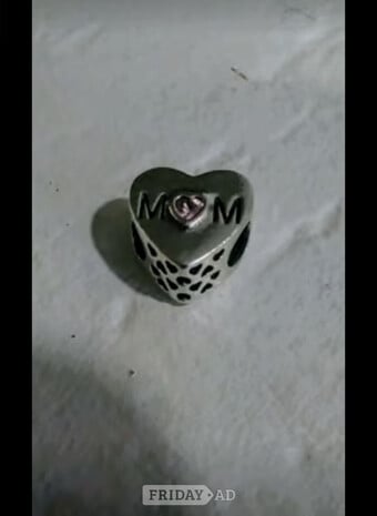 Pandora mum heart charm