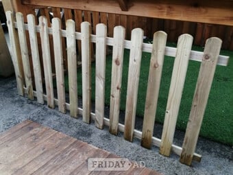 ROUND TOP PICKET FENCE PANELS FROM £38