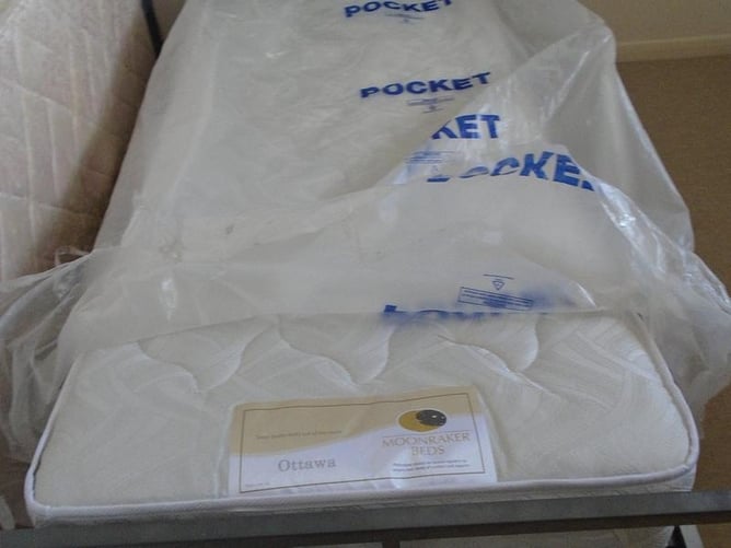 Moonraker "Ottawa" new 2ft 6"/small single mattress