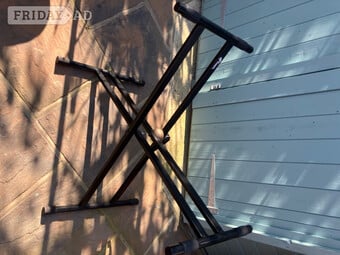 Tiger full size keyboard stand good condition . Was used for full