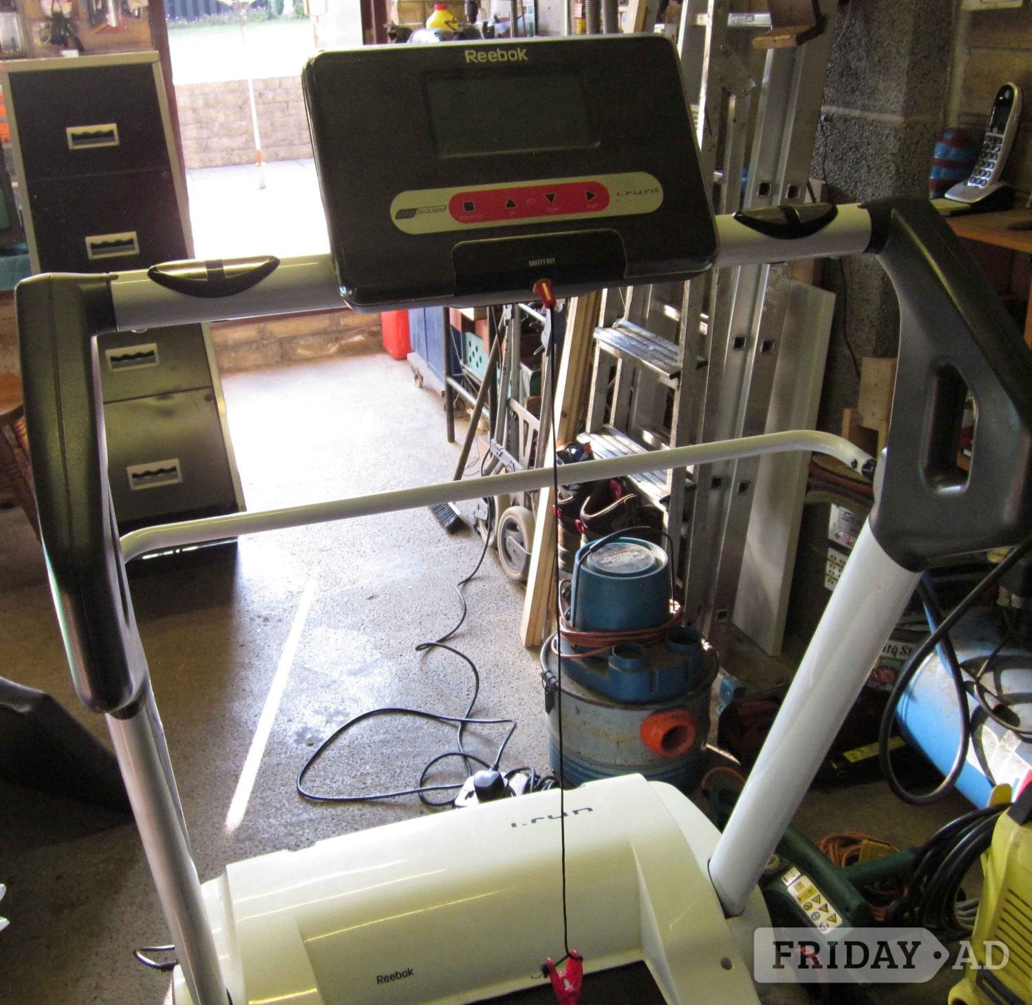 REEBOK MOTORISED  TREADMILL  ***£100.ono.*** 