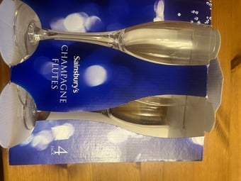 4 champagne flutes 