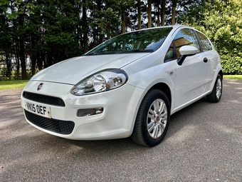 Fiat Punto 1.2 ‘Pop’ | Long Mot | 2 Keys | 12 Service Stamps | 