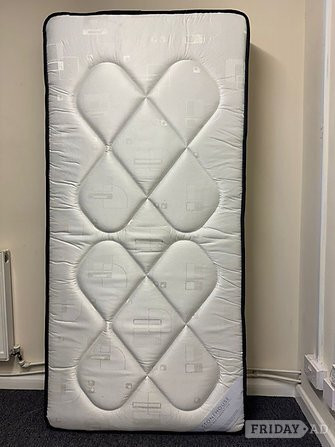 Single Pinemaster Mattress black border