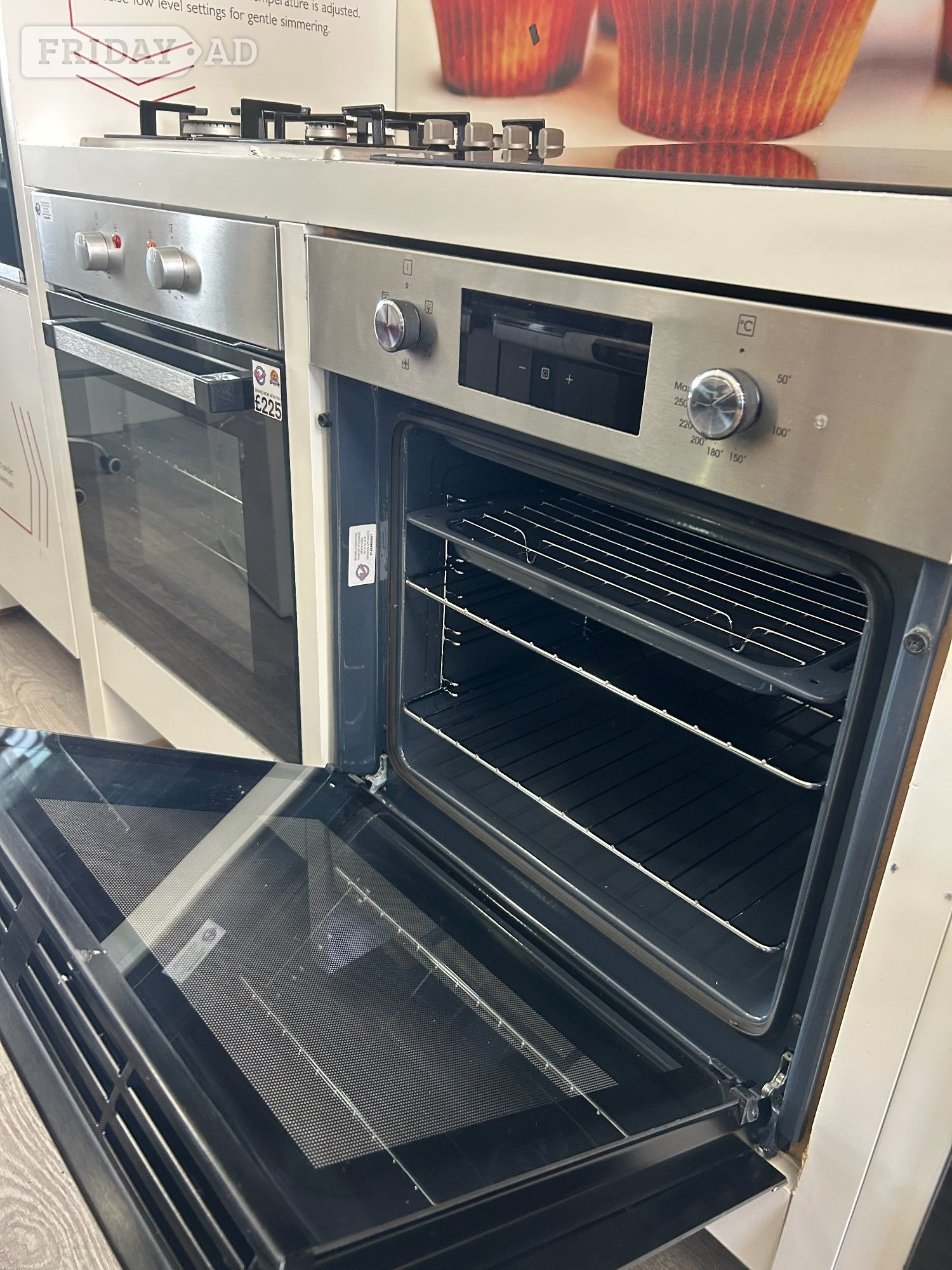 LAMONA BUILT IN OVEN