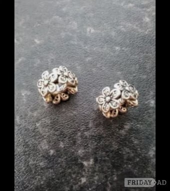Pandora daisy charms