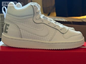 BNIB NIKE COURT BOROUGH MID GS TRAINERS UK SIZE 3.5 WHITE UNISEX