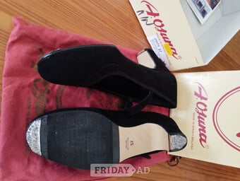 Flamenco shoes size 4