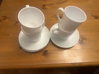 4 cups & saucers