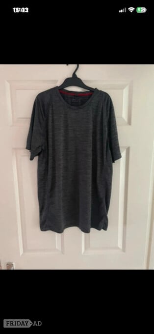 Souluxe grey activewear top in size large