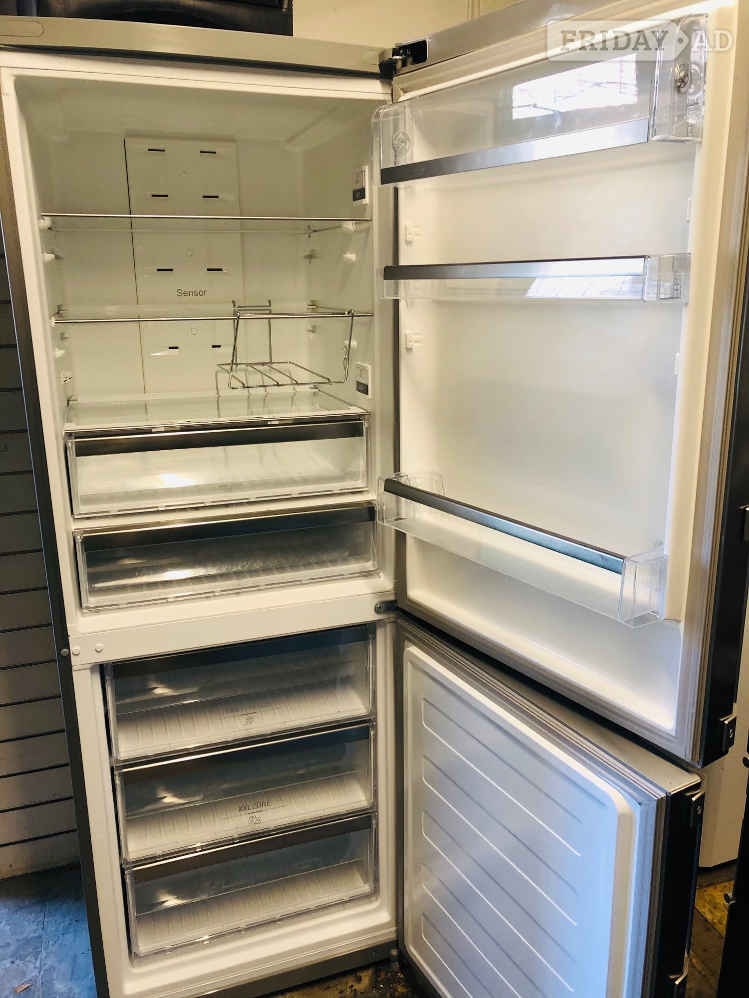 Hotpoint frost free big size fridge freezer  in Rugby