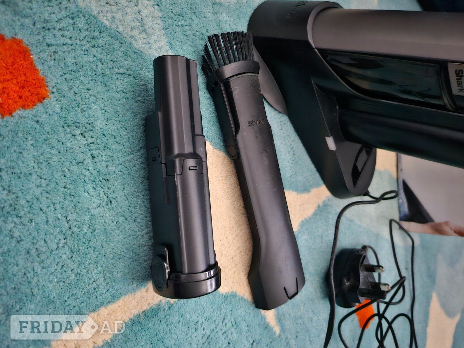 Hove Shark Handheld vacuum cleaner. TWIN BATTERY MODEL