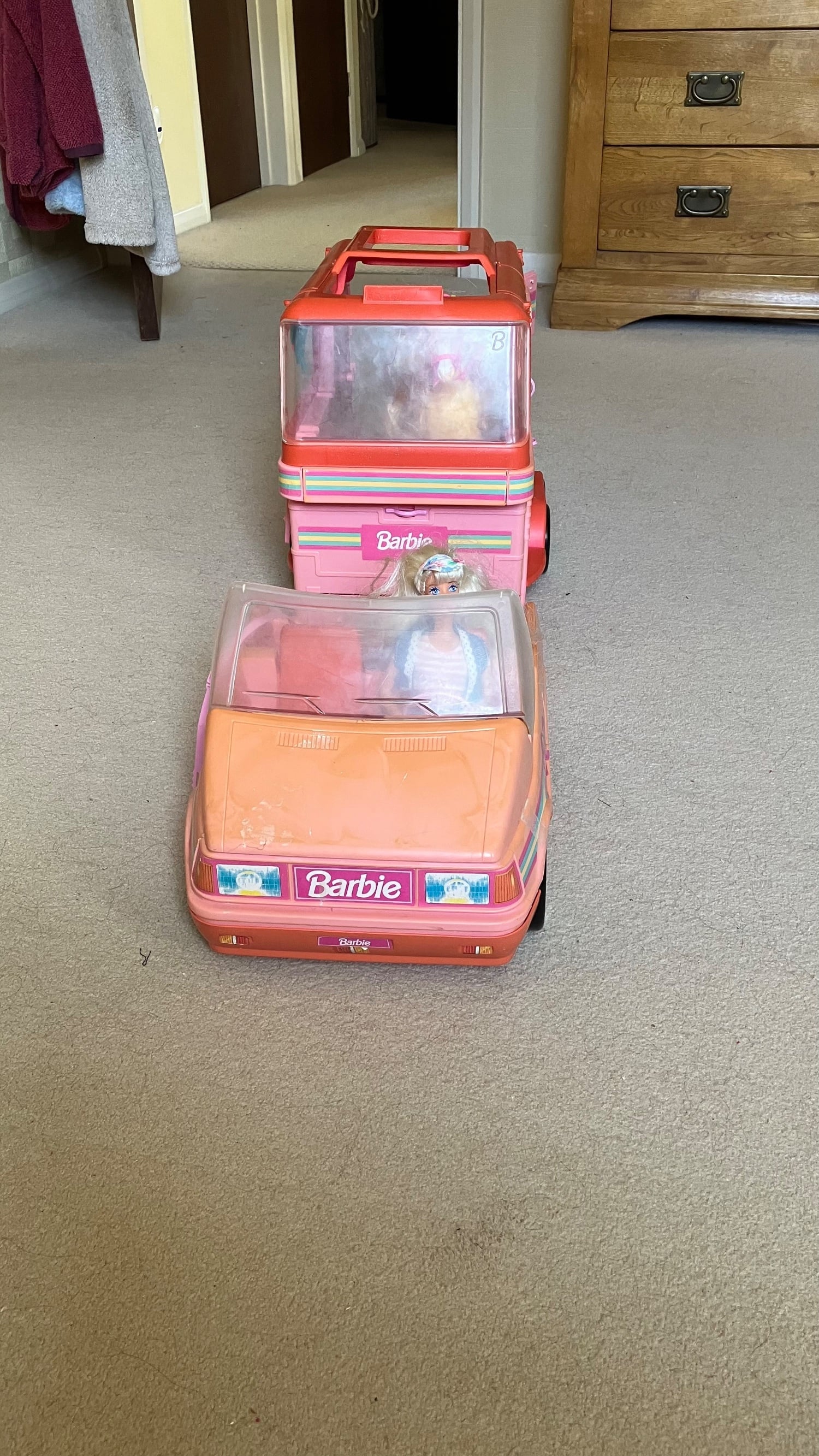 Barbie Car, Horse & Trailer, Equestrian Centre and 1x Barbie. 
