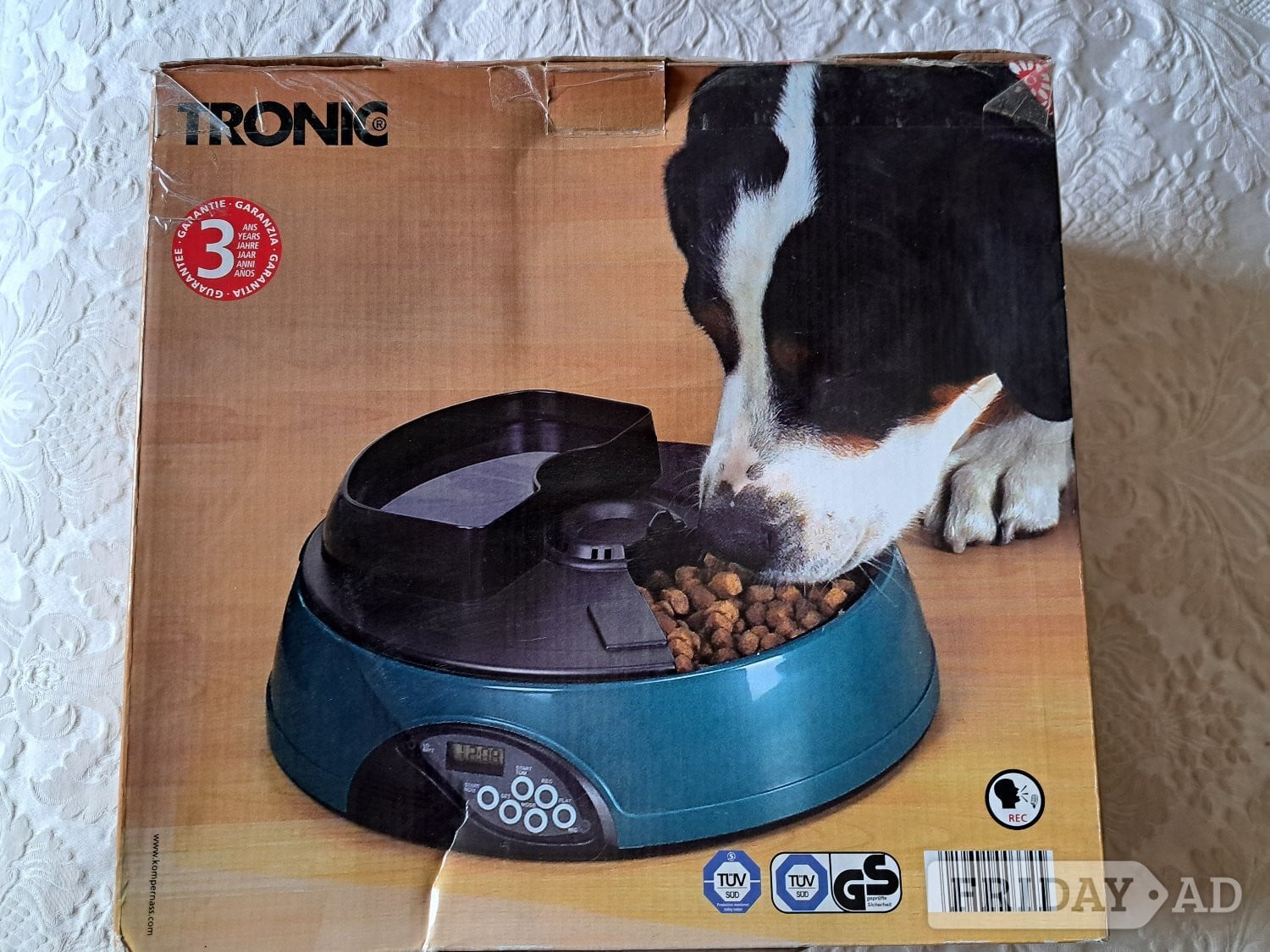 AUTOMATIC PET FEEDER FOR CATS & DOGS WITH VOICE RECORDING. UNUSED in Hartley Wintney