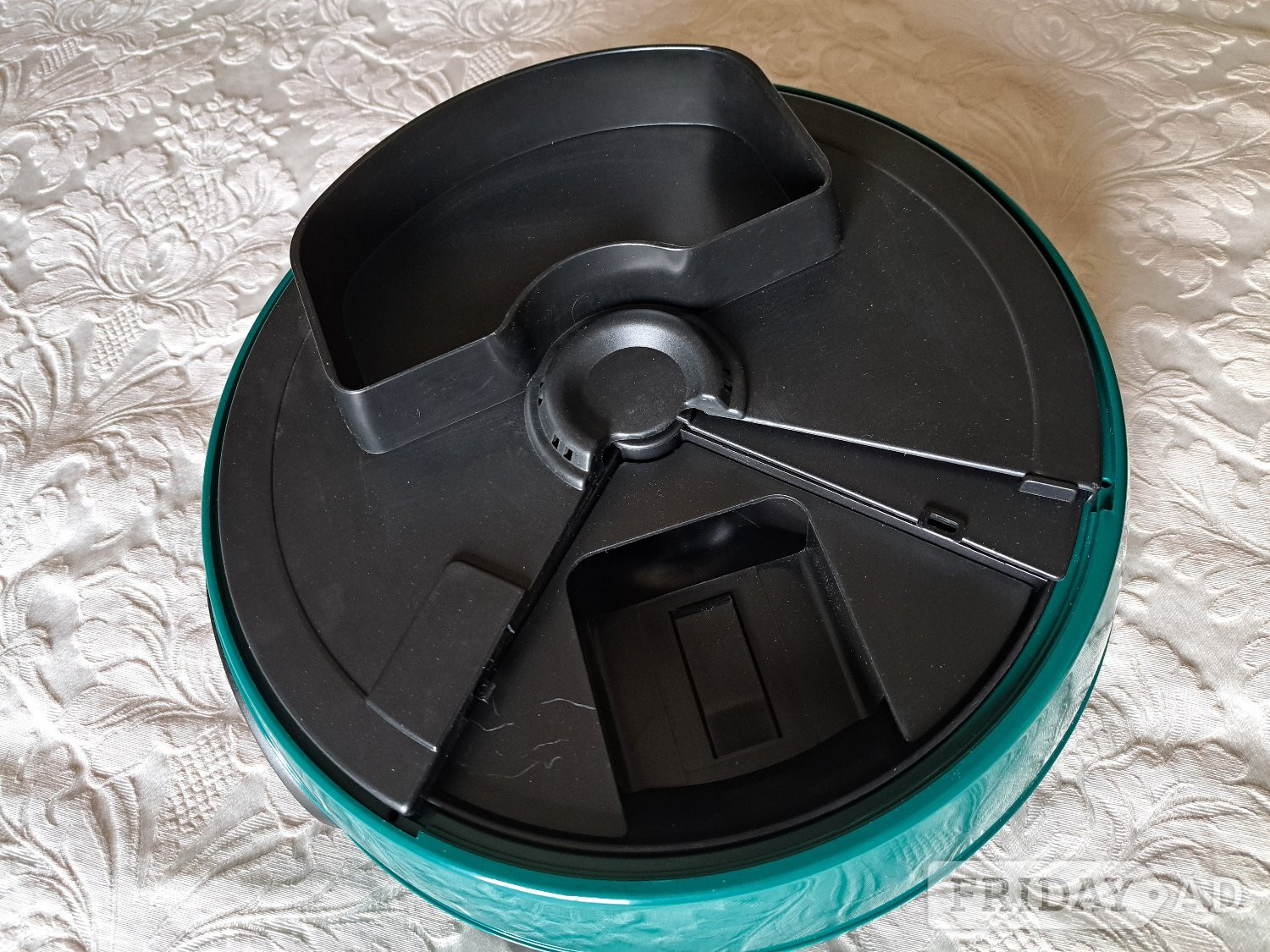 AUTOMATIC PET FEEDER FOR CATS & DOGS WITH VOICE RECORDING. UNUSED - Pet Accessories & Supplies
