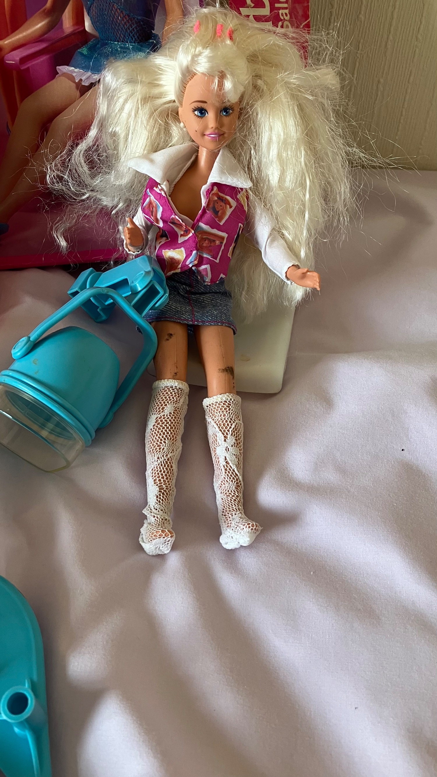 Barbie Shampoo Magic Hair Salon Playset with 1x Barbie - Baby & Kids in Peacehaven