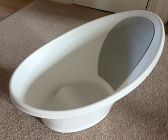 Shnuggle Baby bath