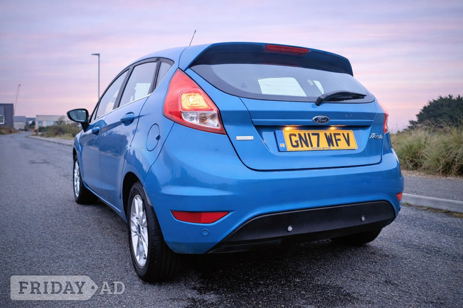 [ berth ]Ford FIESTA ST-Line