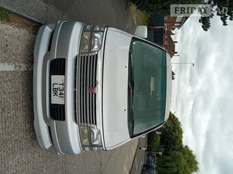 Nissan Elgrand Highway Star, import 1999. 8 seater, chairs swivel