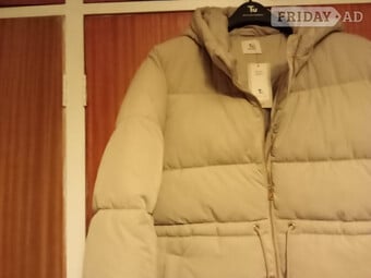 Ladies puffer coat with hood colour neutral   NEW 