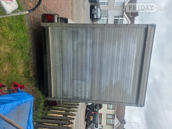 Bateson 390v box trailer with motor movers