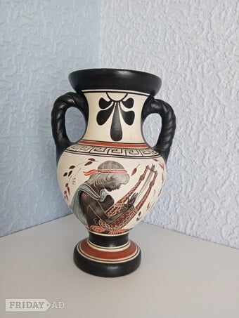 Beautiful Second Hand Replica of Greek Ancient vase, good condion