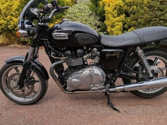 triumph Bonneville se