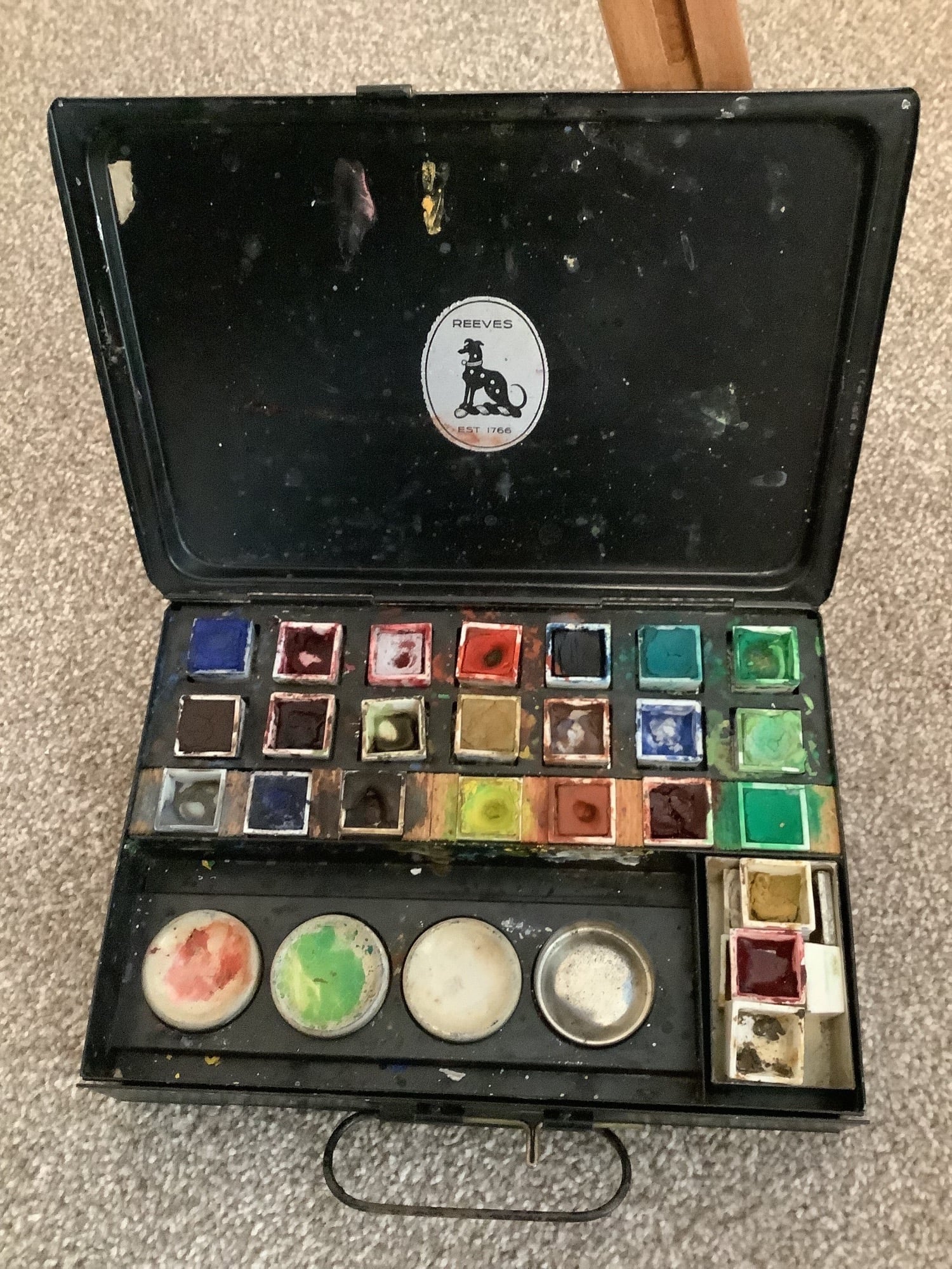 Artist folding easel & Portfolio case