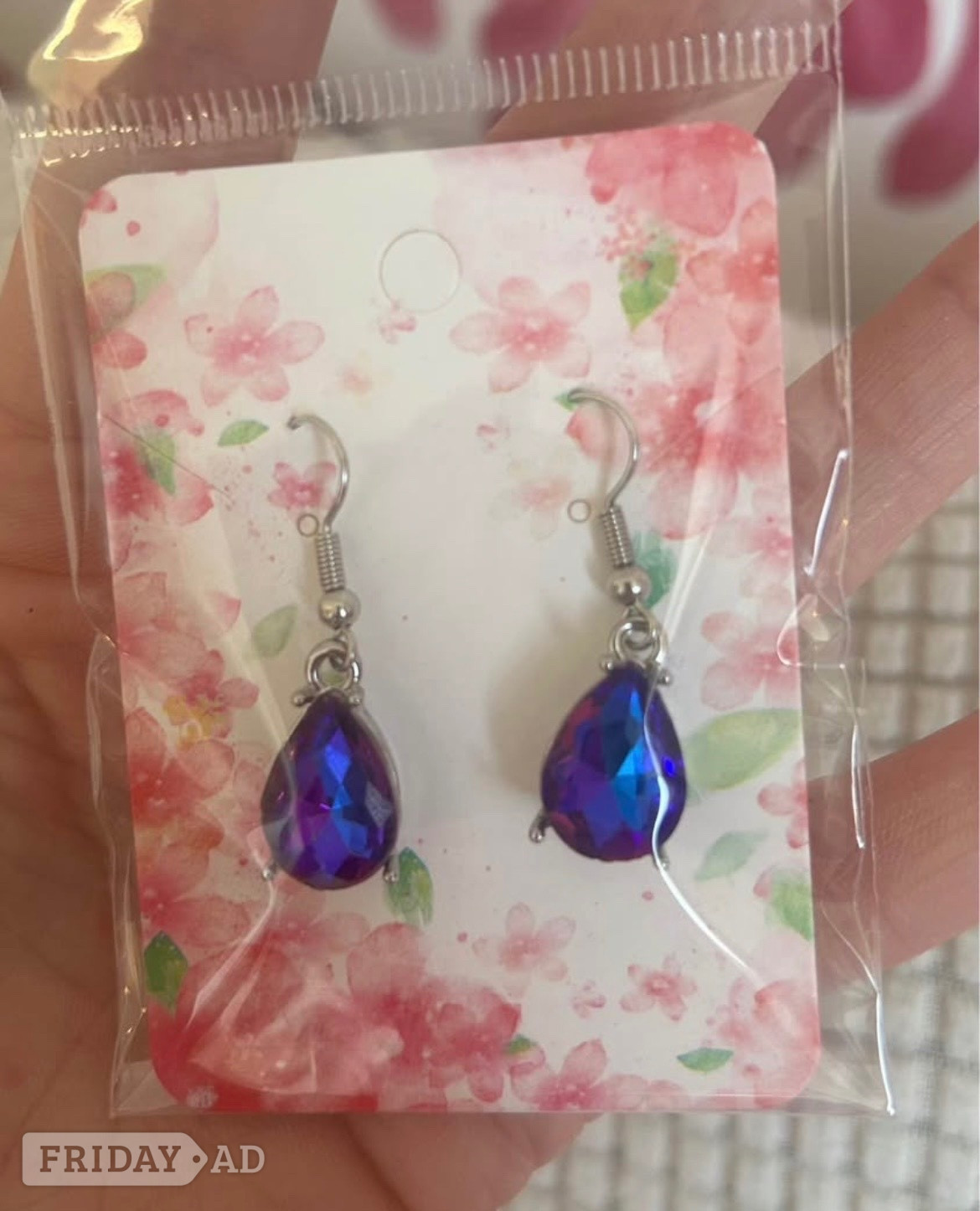Ladies water drop shape dangle earrings