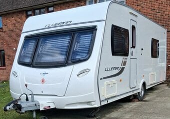 LUNAR CLUBMAN 4 BERTH CARAVAN