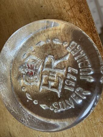 1977 Queens Silver Jubilee Dartington Crystal Paperweight