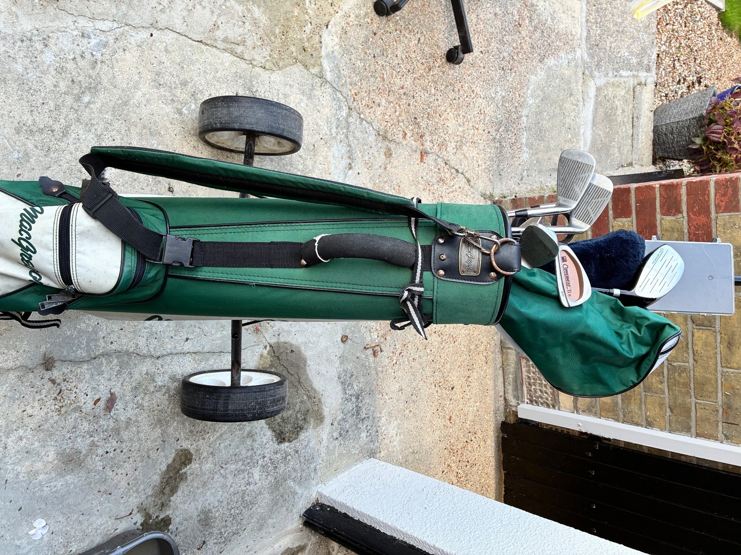 Left hand golf clubs   - Hobbies & Leisure in Folkestone
