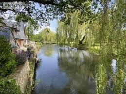 Freehold Luxury UK Residential Mooring Near London | Rent To Buy | RTB | Rent To Own | RTO | Close To Crossrail Train Stations | Camping | Glamping | House Boats | Water Sports | Log Cabins | Pods | Leisure. - Land in London