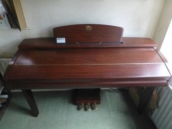 Clavinova CVP 307 electric piano