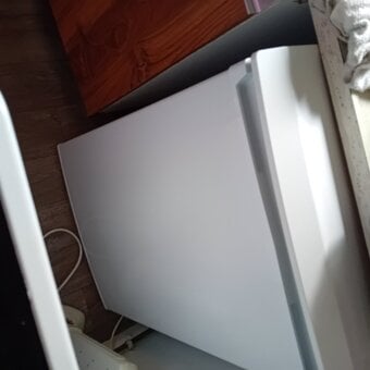Under counter fridge 