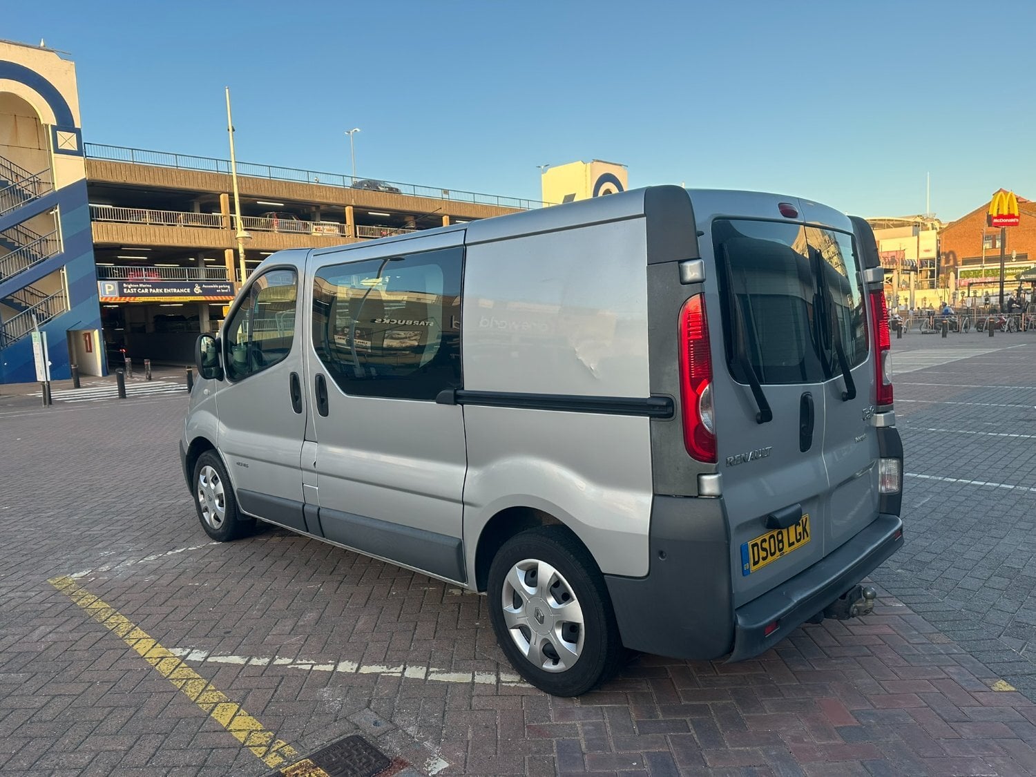 2008 Renault Trafic - Crew Cab - New Year's MOT - No VAT - Vans & Commercial Vehicles in Brighton