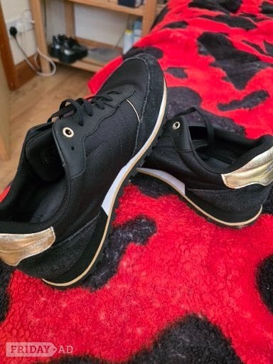 Littlehampton BOSS men used but lile new shoes