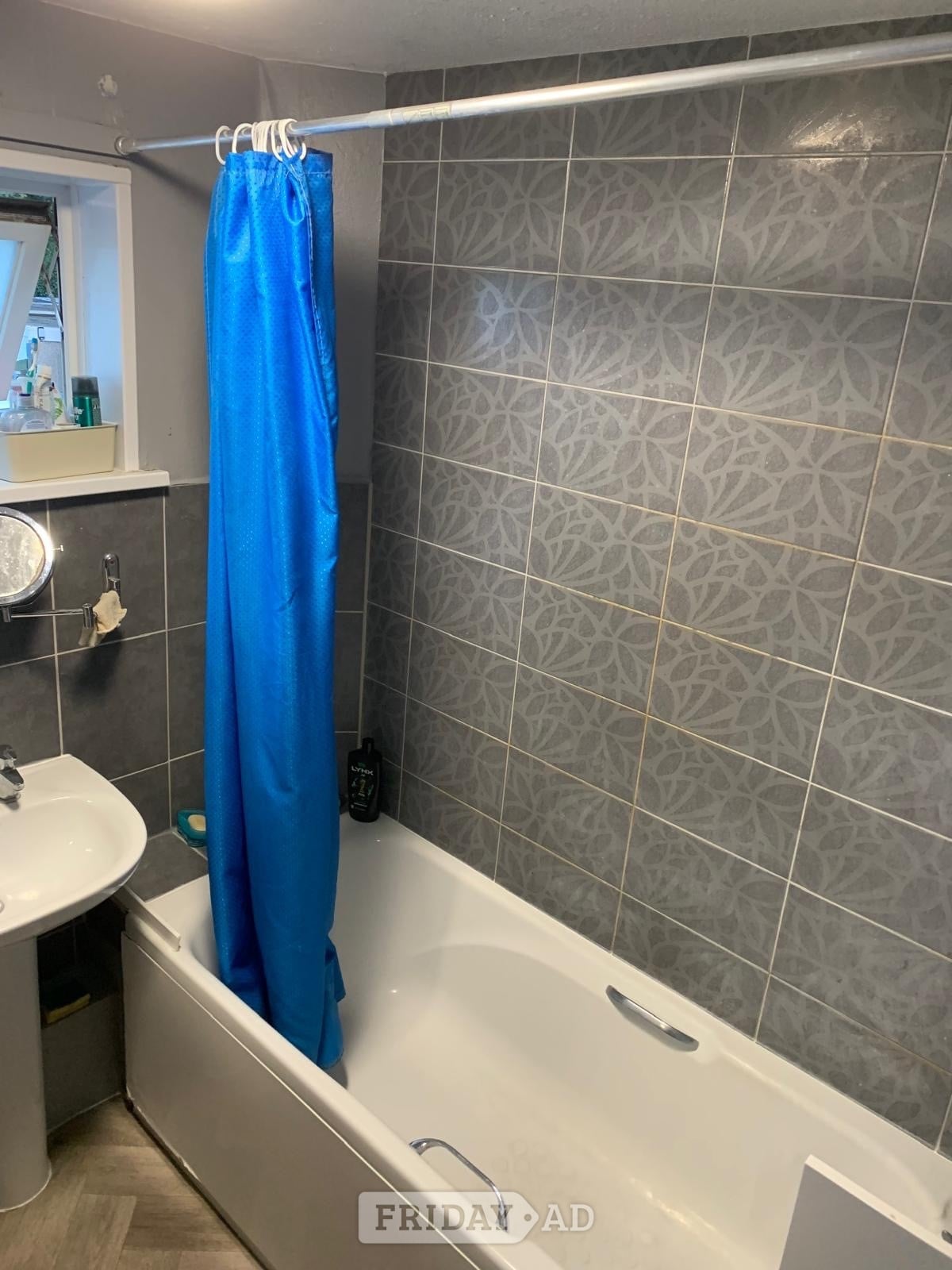 Horsham Single loft room for rent  - Rooms in Horsham