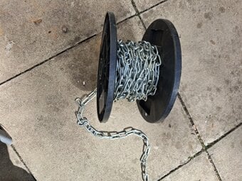 Metal chain aprox 30 fee10t